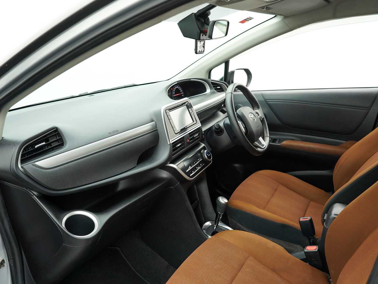 used 2017 Toyota Sienta V 1.5