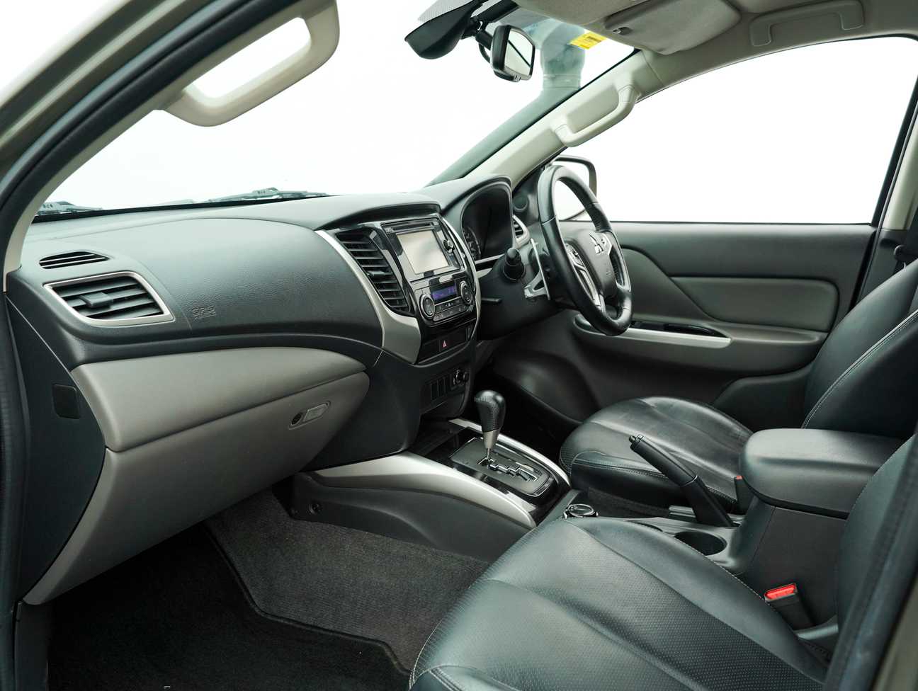 terpakai 2017 Mitsubishi TRITON VGT HS 4WD DC 2.4