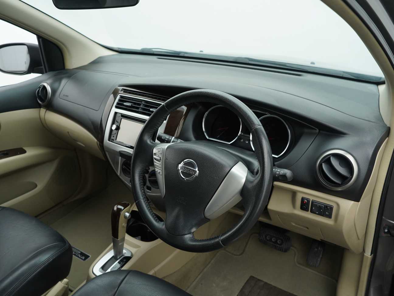 terpakai 2013 Nissan Grand Livina Impul 1.8