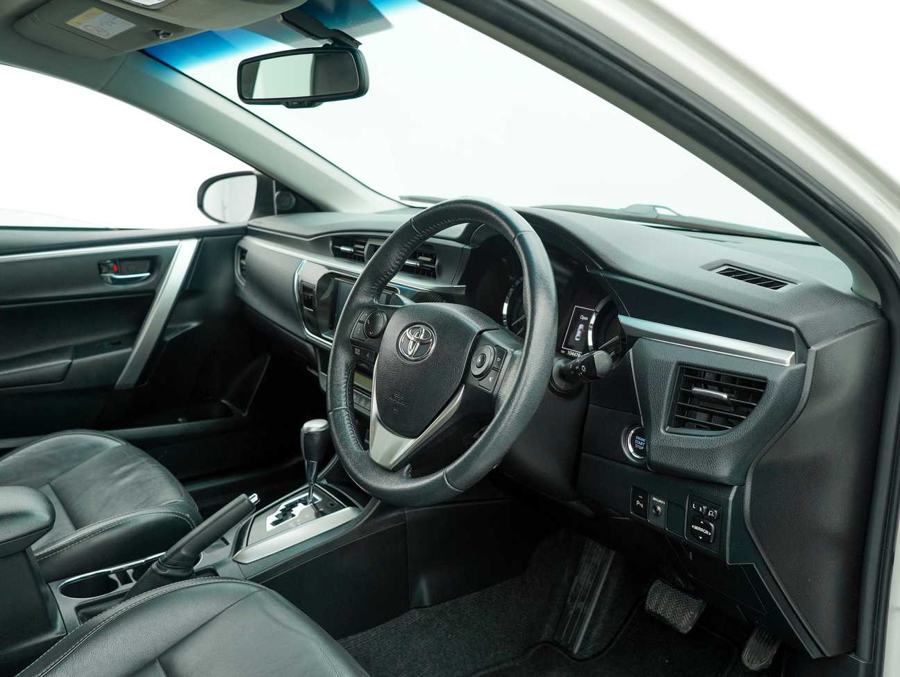 used 2016 Toyota Corolla Altis V 2.0