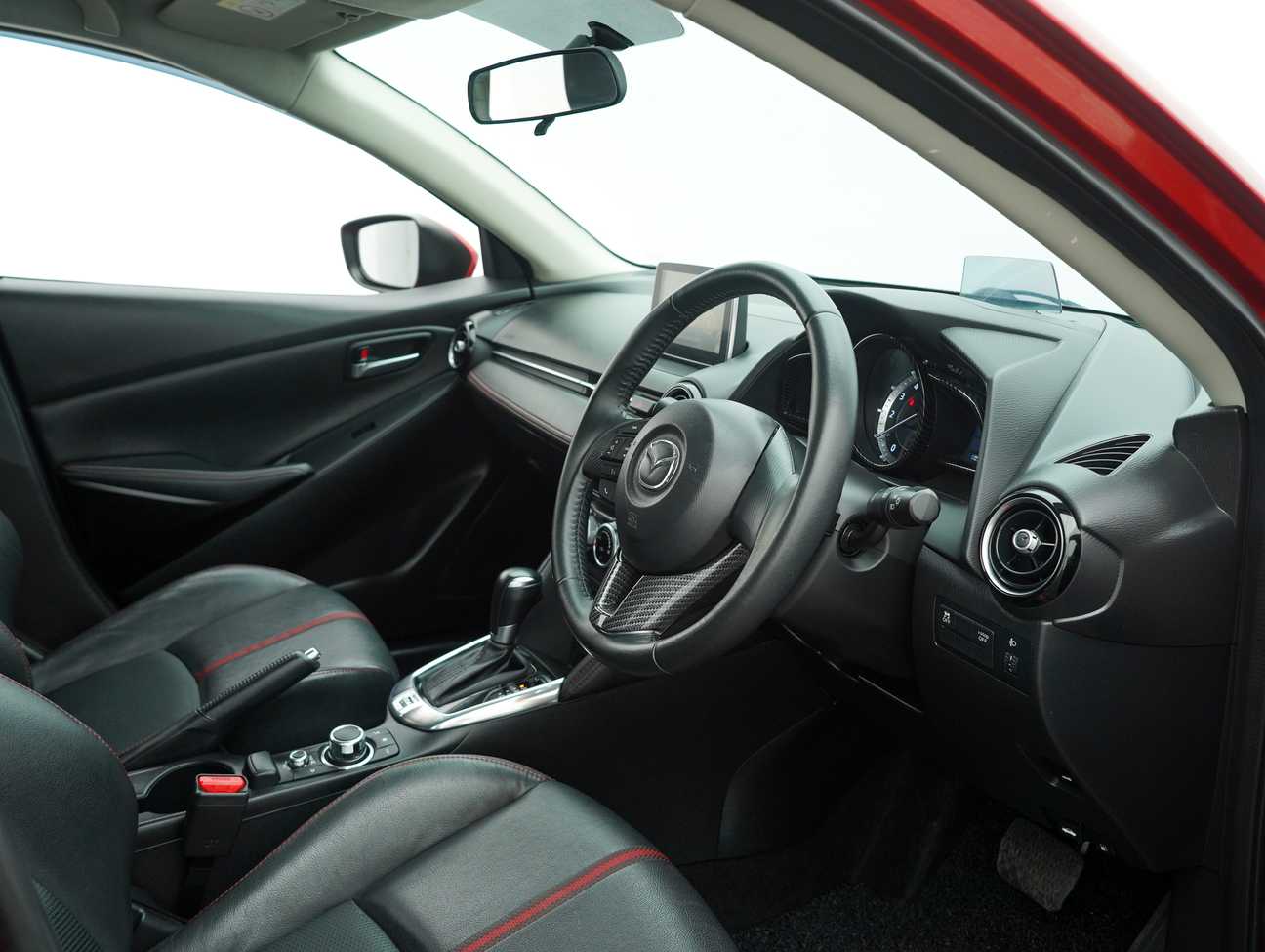 terpakai 2015 Mazda 2 SKYACTIV-G 1.5