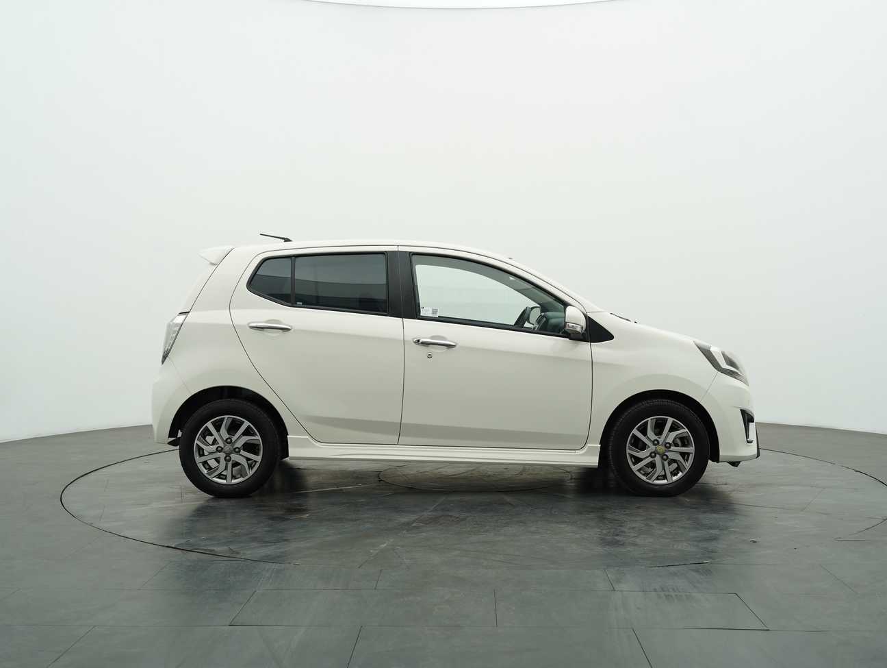 terpakai 2017 Perodua AXIA Advance 1.0