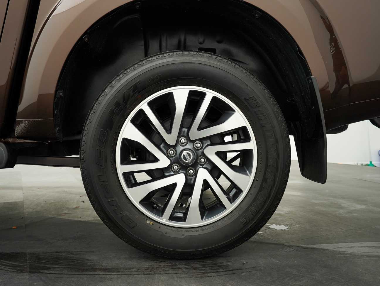 used 2017 Nissan NAVARA NP300 VL 4WD 2.5