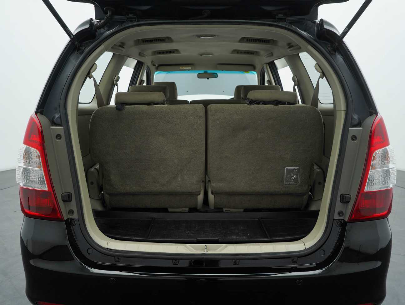 used 2014 Toyota Innova E 2.0