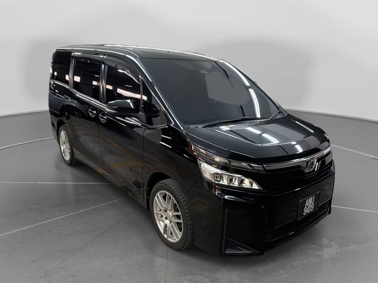 used 2018 Toyota Voxy X 2.0