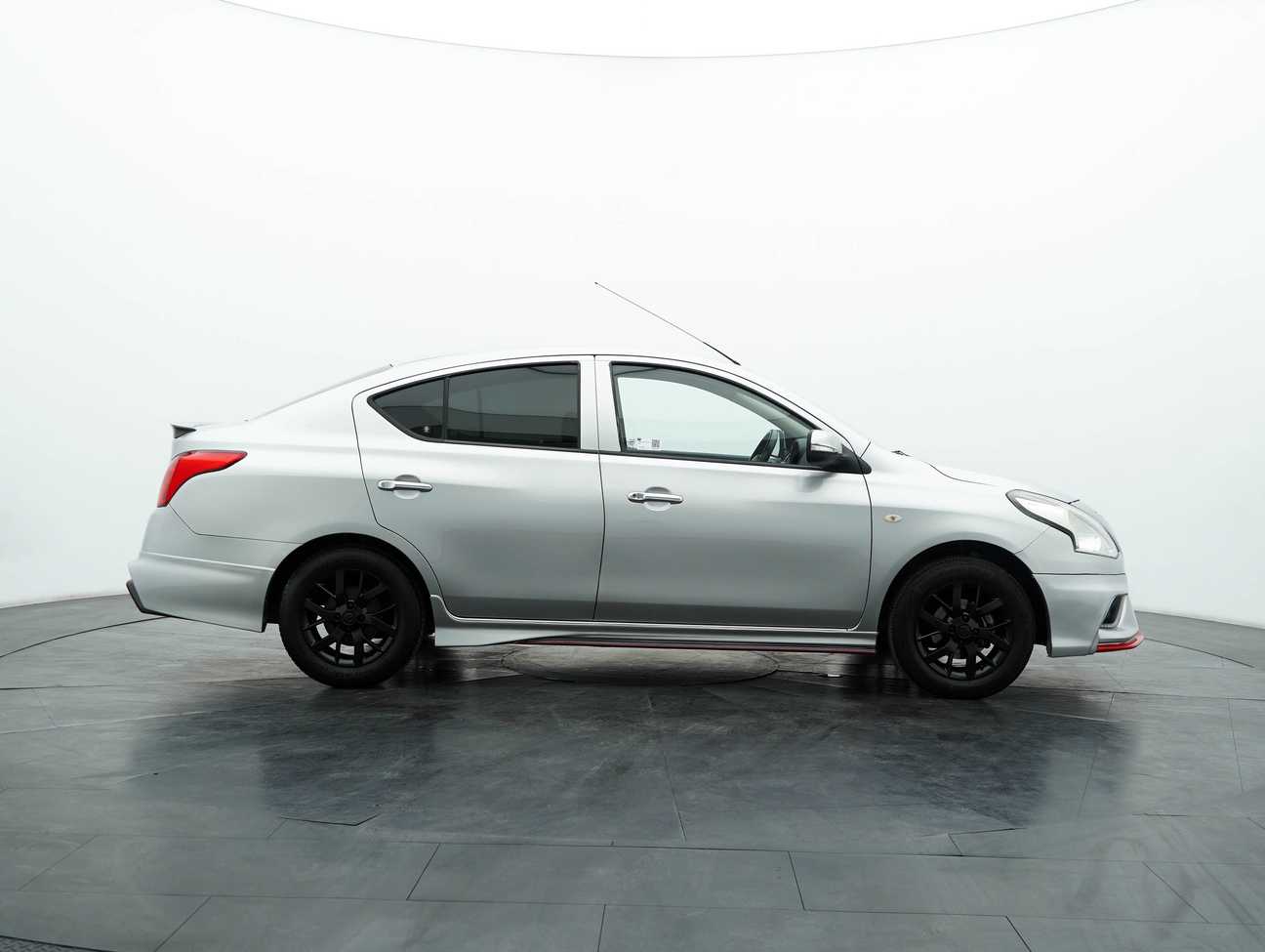 terpakai 2016 Nissan Almera E 1.5