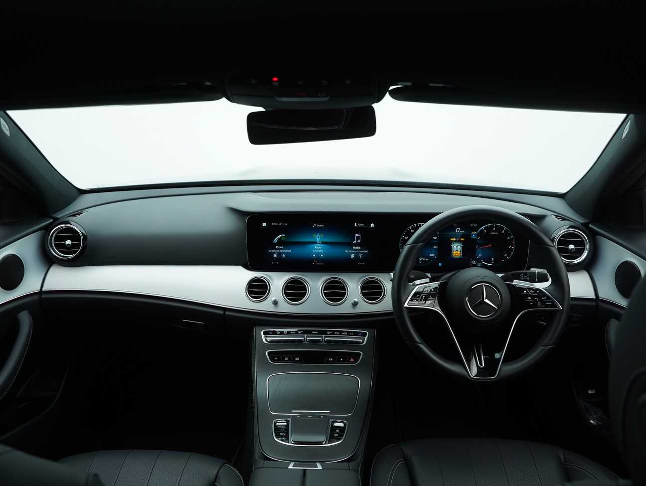 used 2023 Mercedes-Benz E200 Avantgarde 2.0