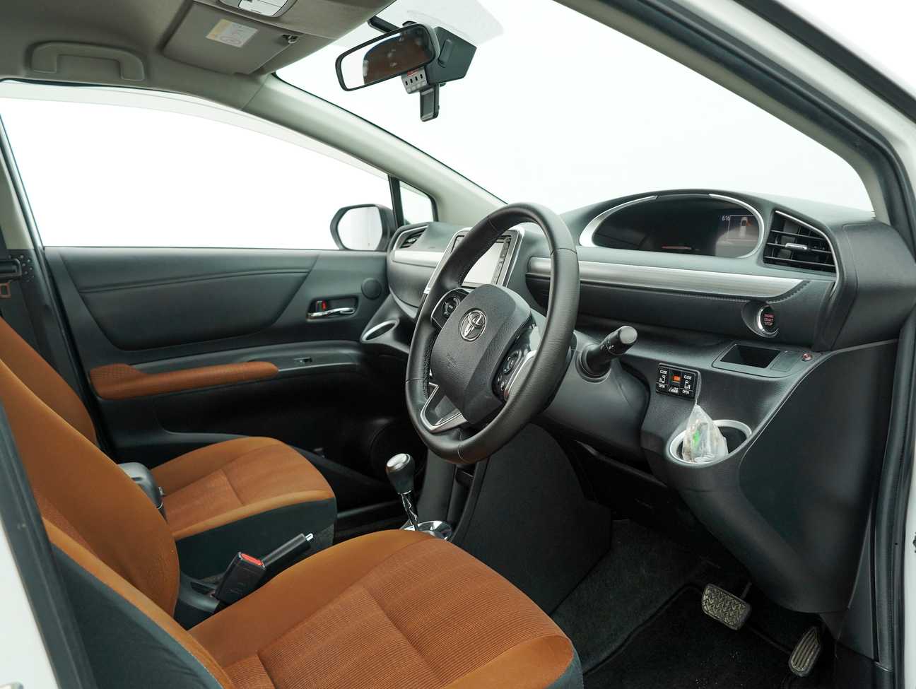 used 2016 Toyota Sienta V 1.5