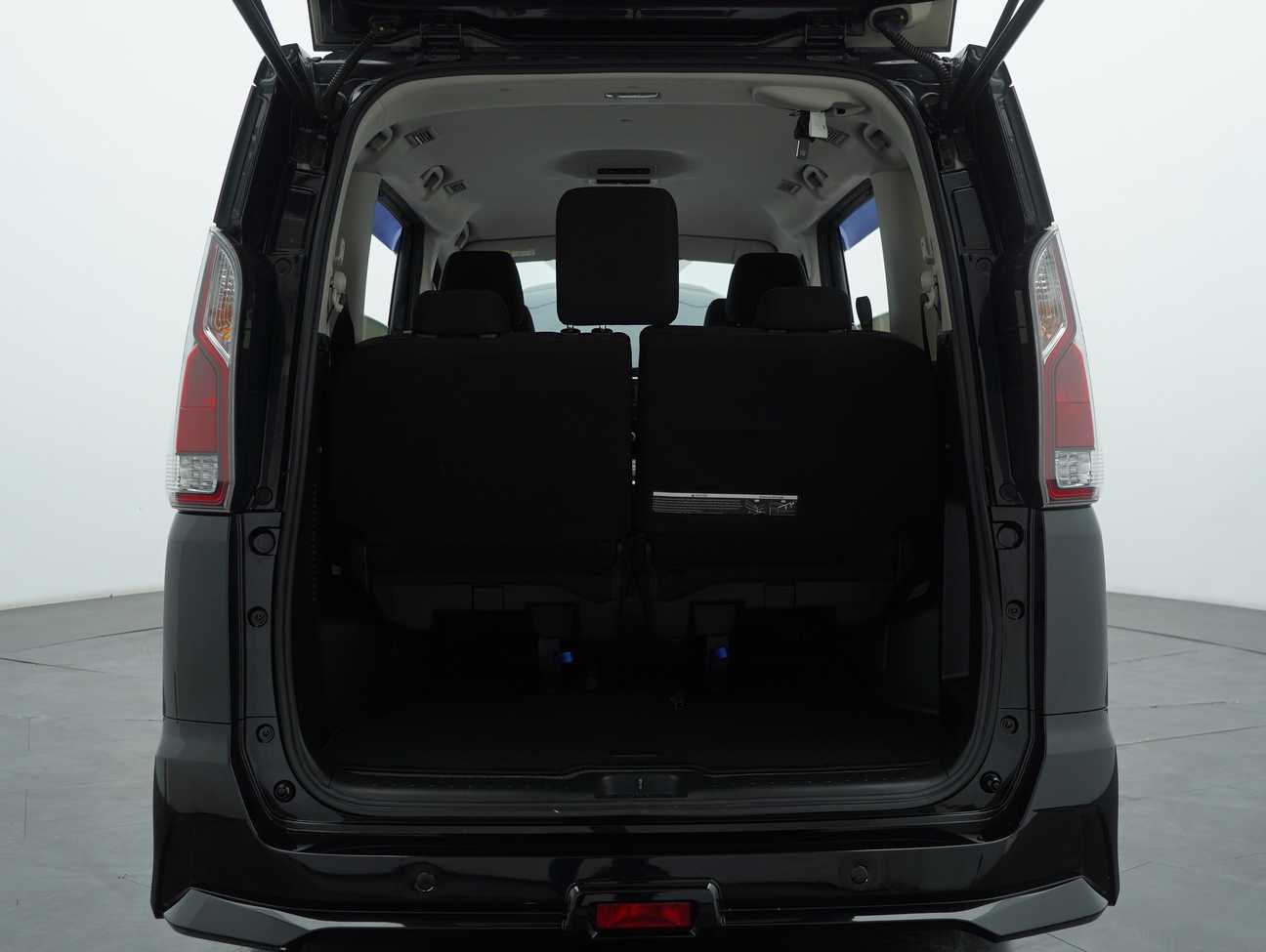 used 2021 Nissan Serena S-Hybrid High-Way Star 2.0