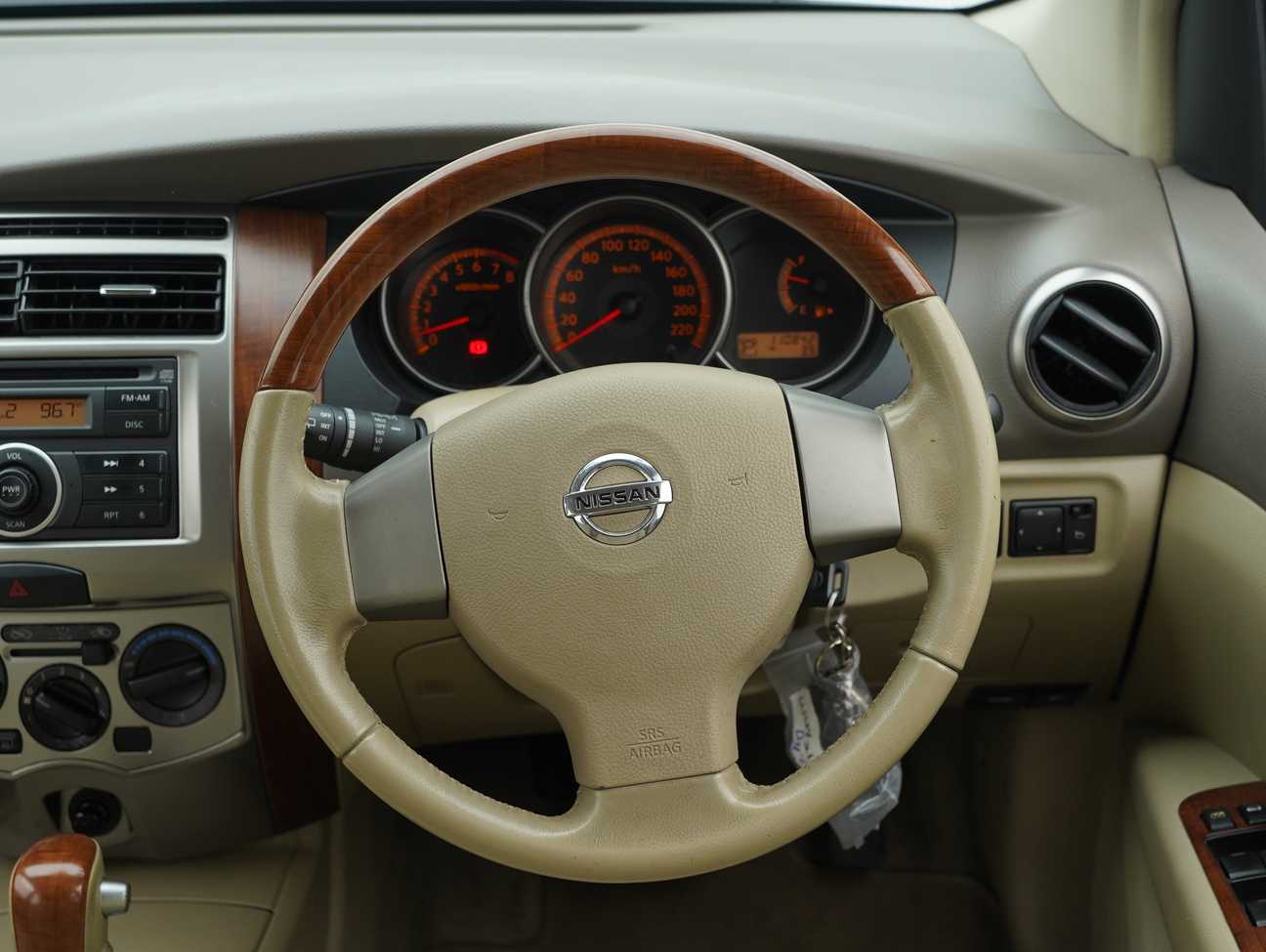 used 2011 Nissan Grand Livina Comfort 1.8