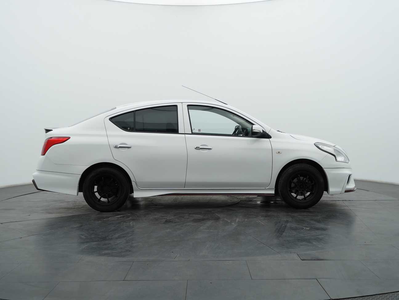 terpakai 2016 Nissan Almera E 1.5