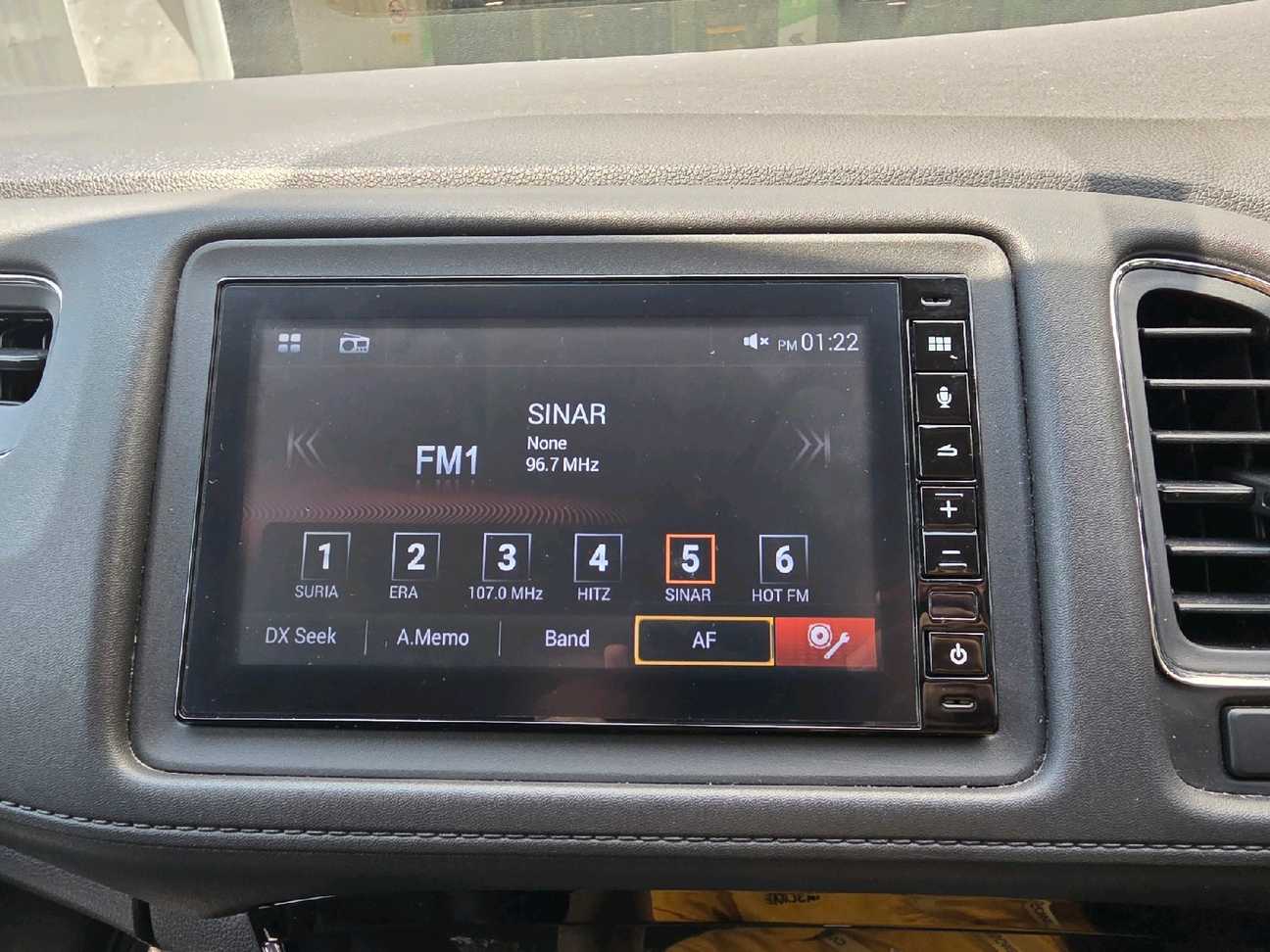 terpakai 2021 Honda HR-V V 1.8