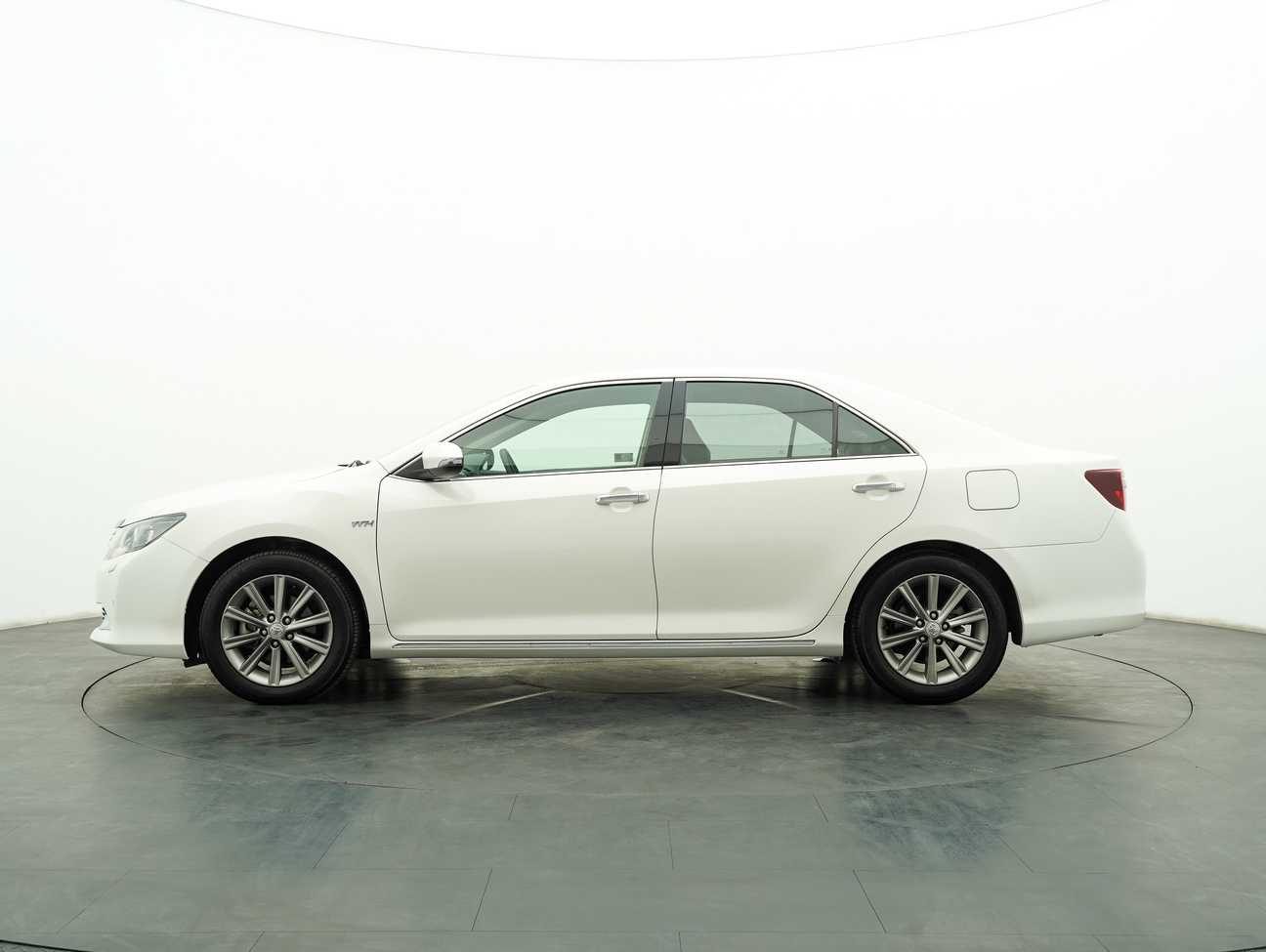 terpakai 2014 Toyota Camry GX 2.0