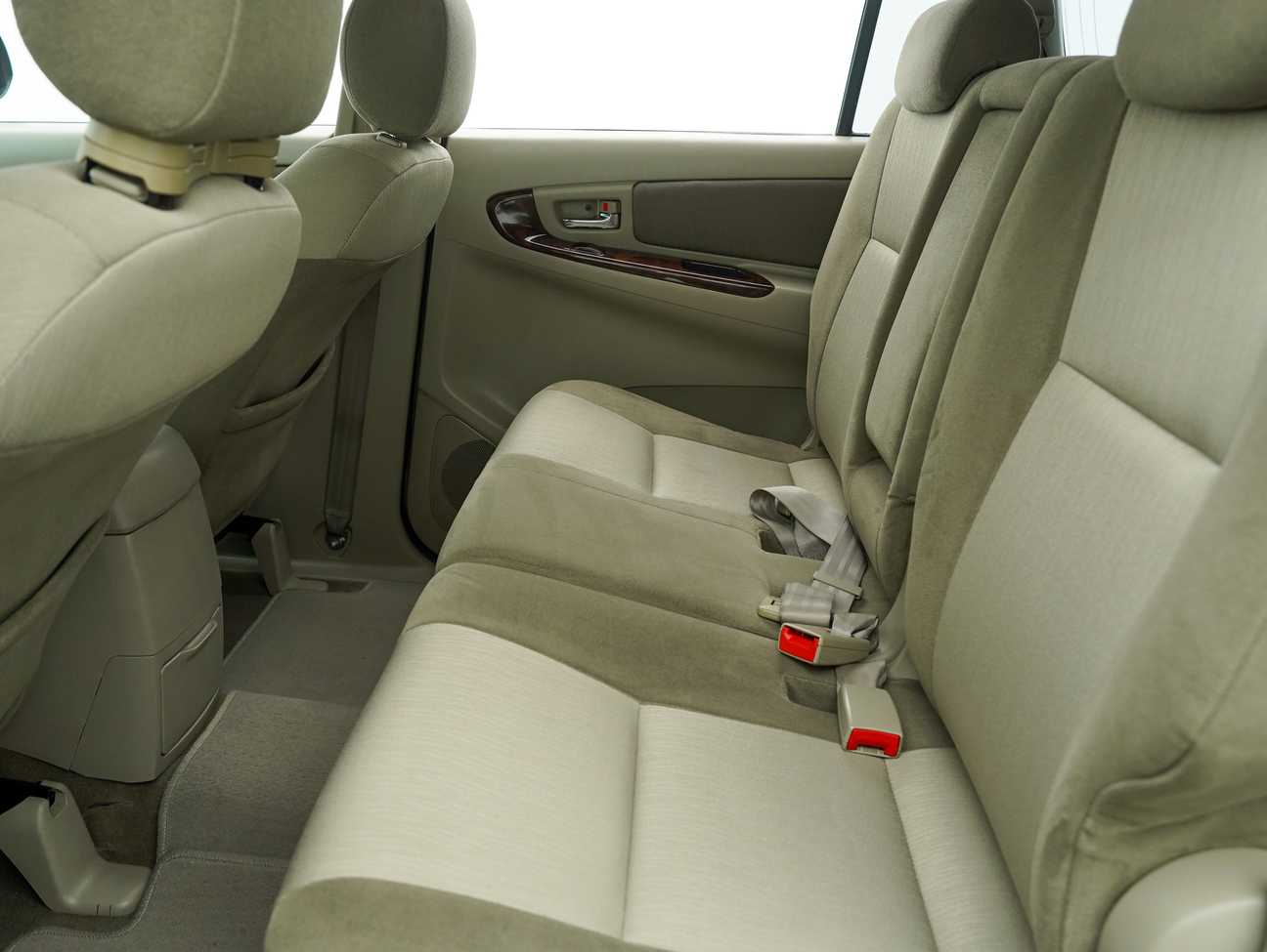used 2011 Toyota Innova G 2.0