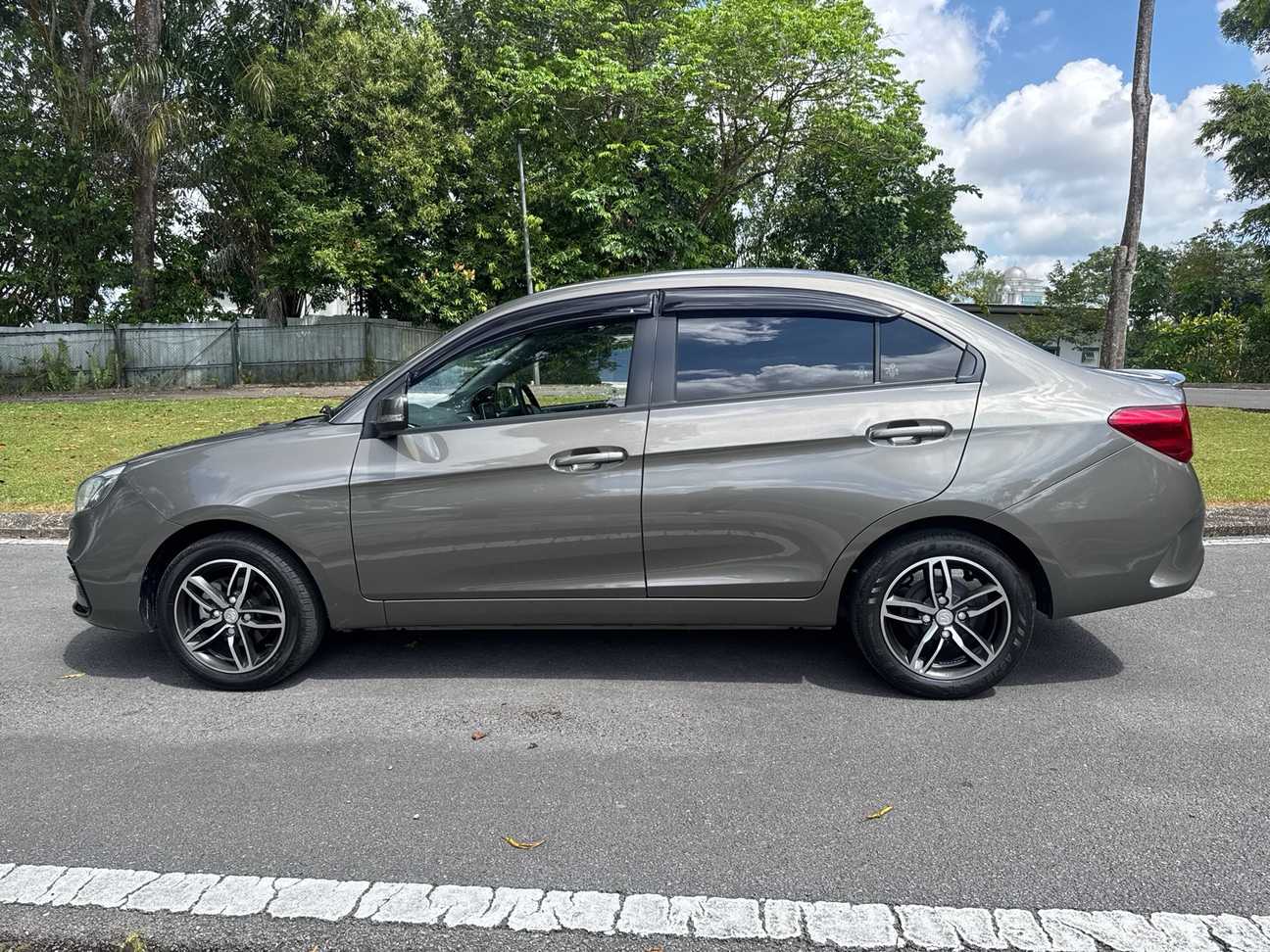 terpakai 2022 Proton Saga Premium 1.3