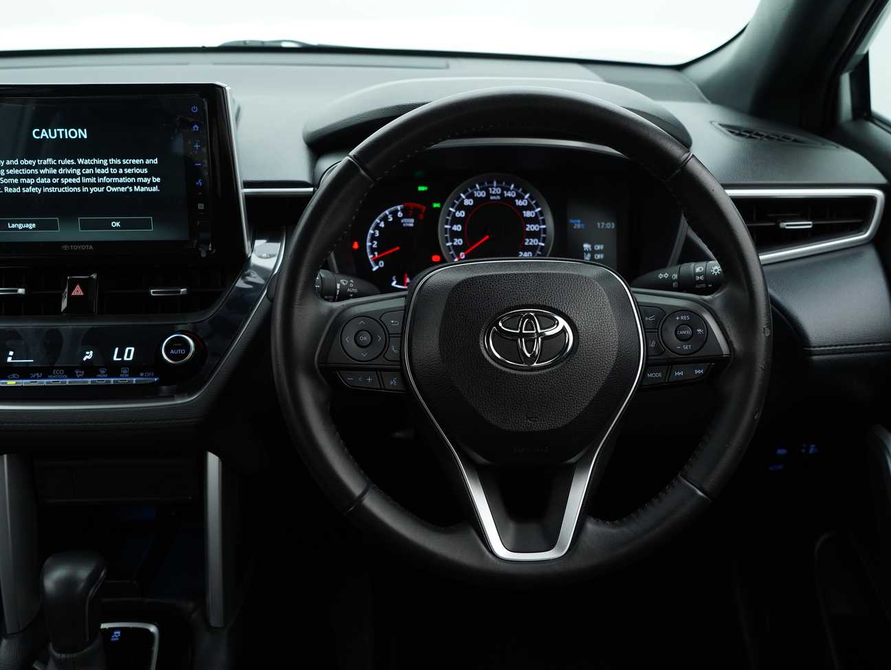 used 2022 Toyota Corolla Cross V 1.8