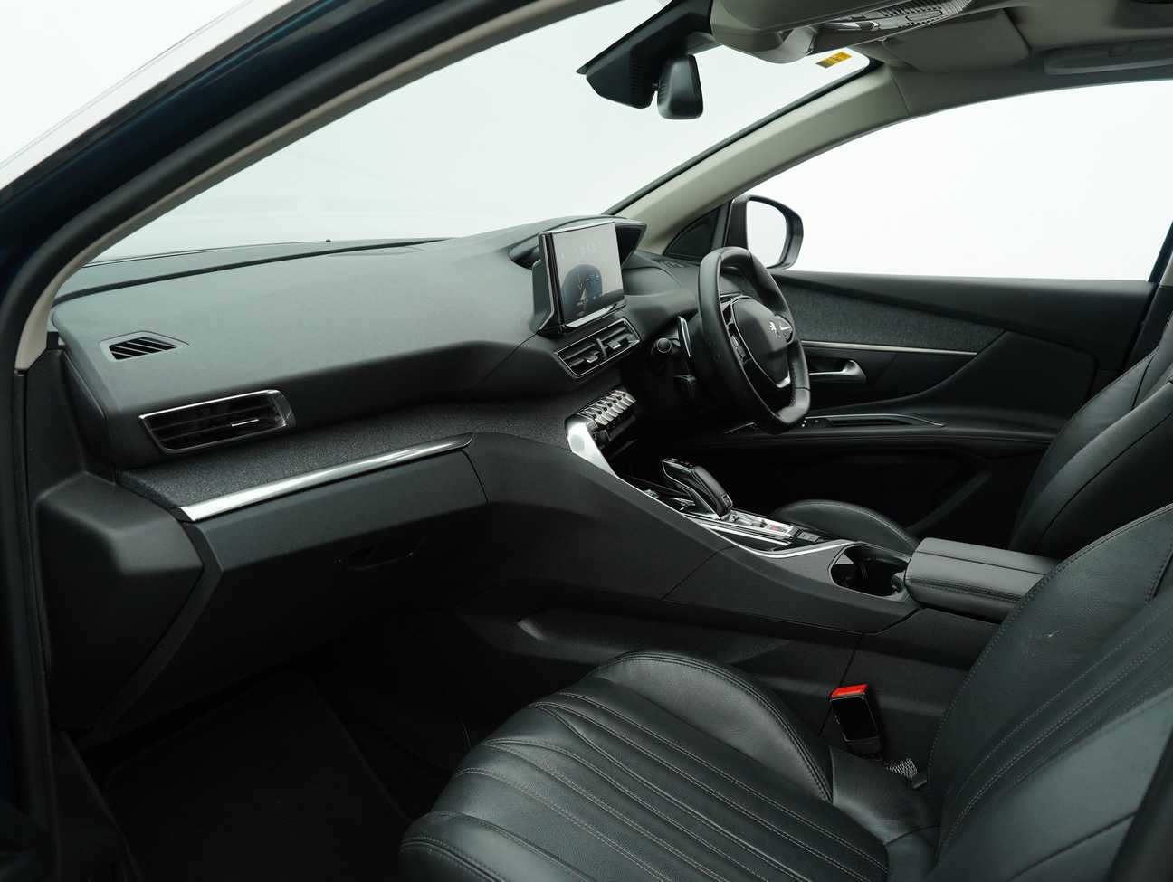 used 2021 Peugeot 5008 Allure 1.6