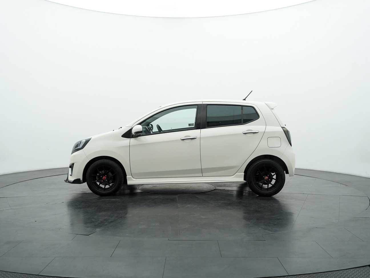 terpakai 2018 Perodua AXIA SE 1.0