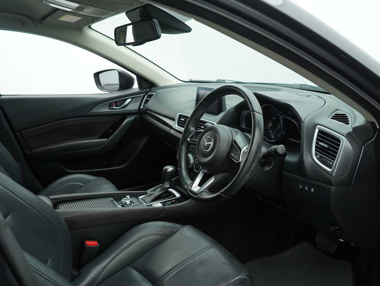 terpakai 2018 Mazda 3 SKYACTIV-G High 2.0