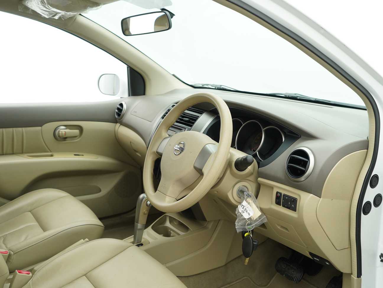 used 2010 Nissan Grand Livina Luxury 1.6