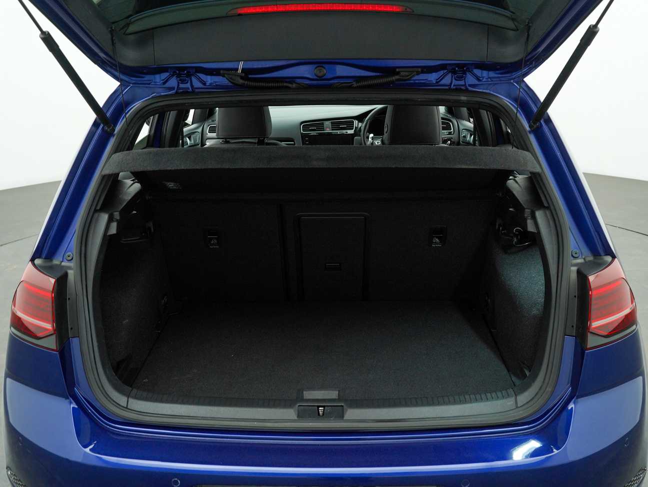 used 2018 Volkswagen Golf R 2.0