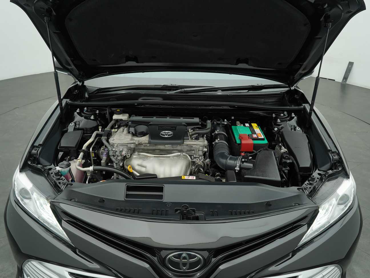 used 2021 Toyota Camry V 2.5