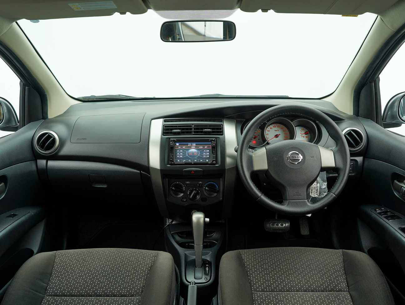 terpakai 2013 Nissan Grand Livina Comfort 1.6