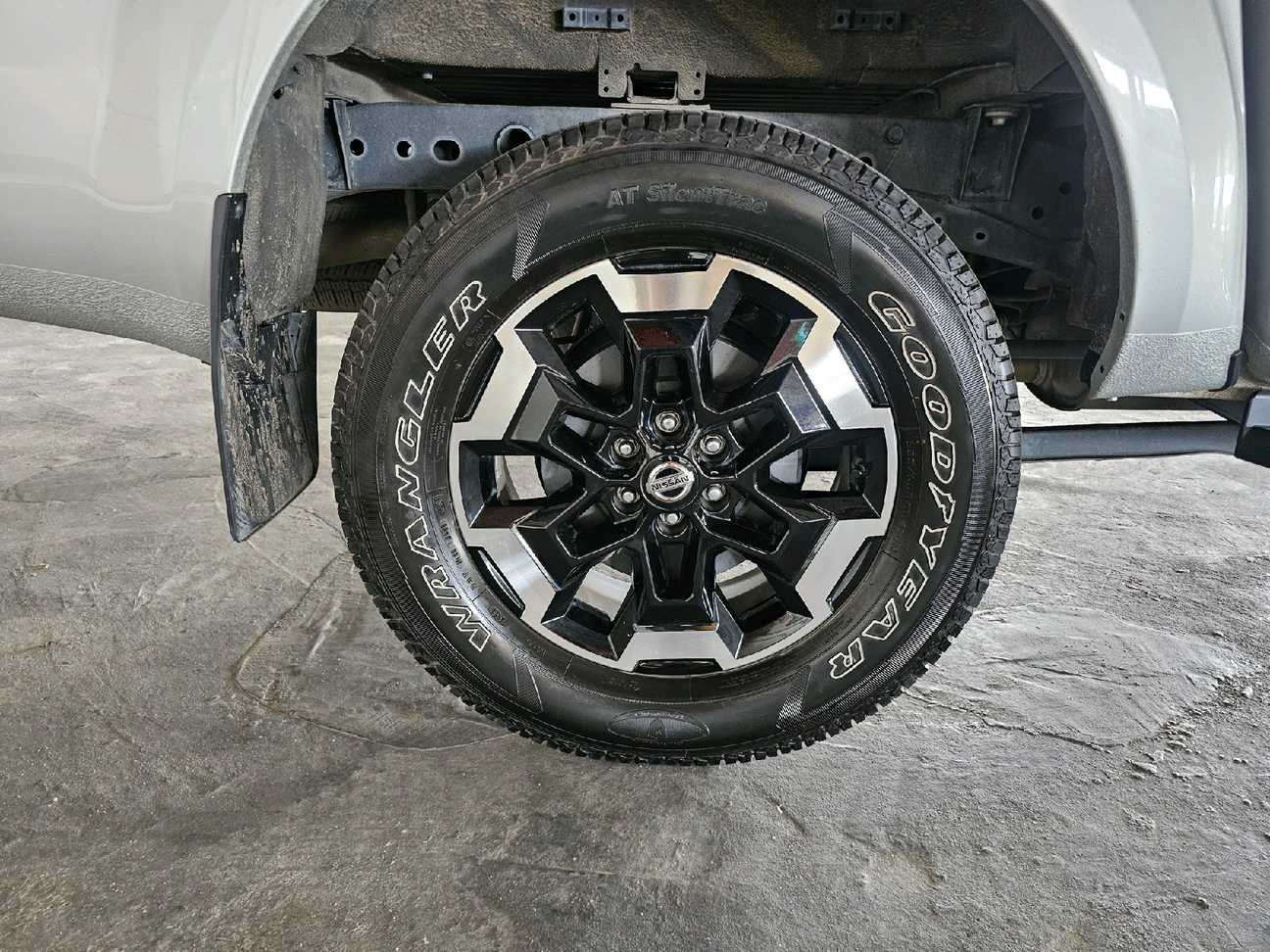 terpakai 2022 Nissan Navara VL Dual Cab 2.5