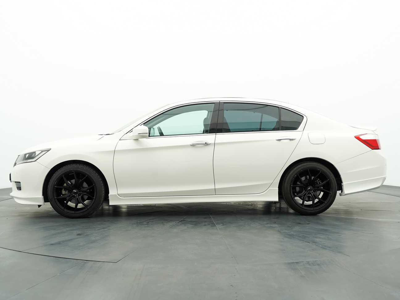 terpakai 2014 Honda ACCORD VTI-L 2.0