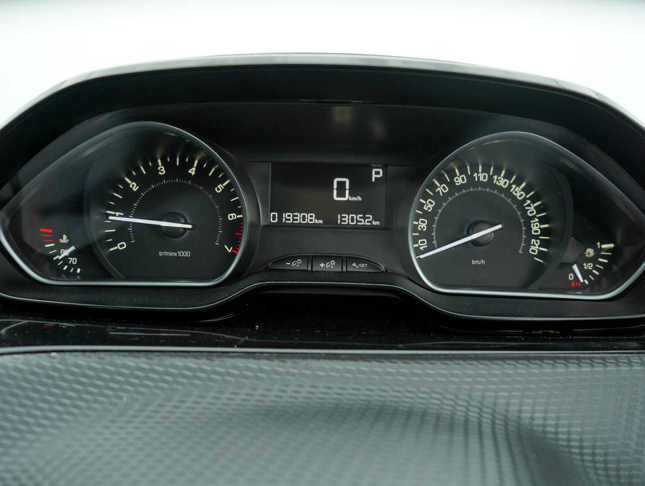 terpakai 2019 Peugeot 208 FL PURETECH 1.2