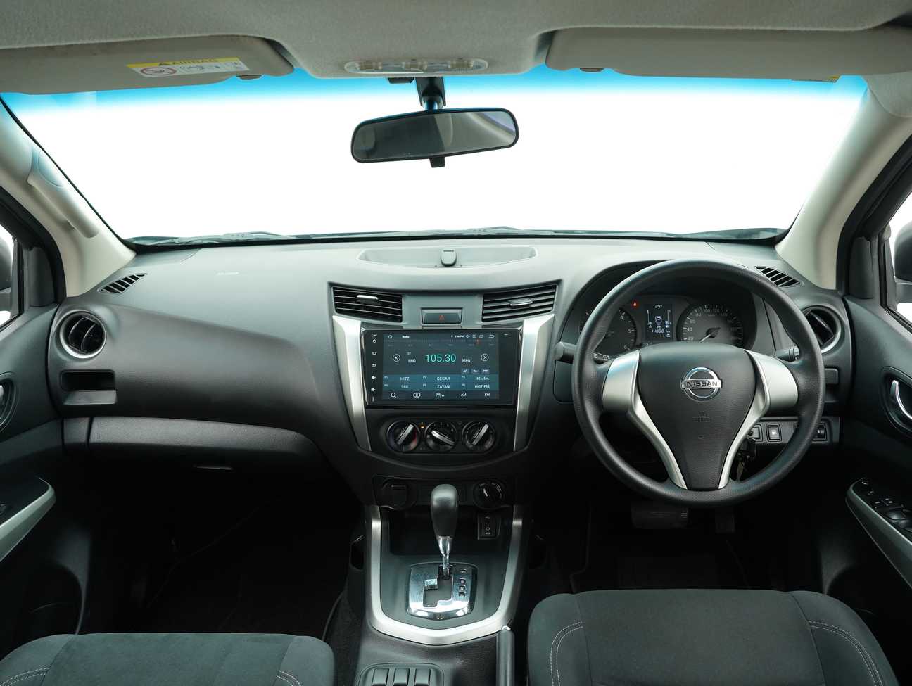 terpakai 2019 Nissan Navara NP300 SE Dual Cab 2.5