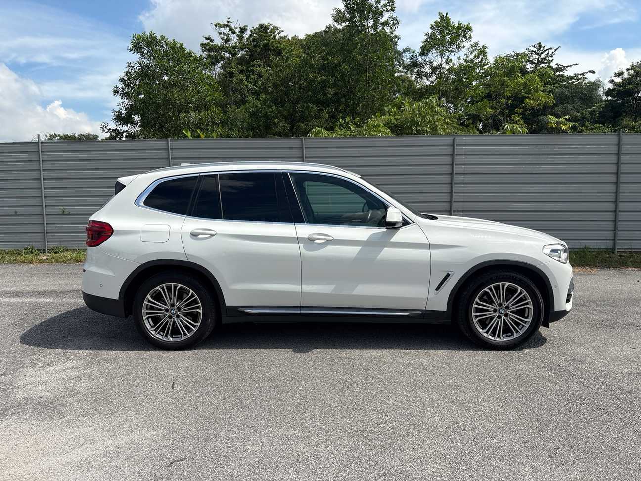 terpakai 2019 BMW X3 xDrive30i Luxury 2.0