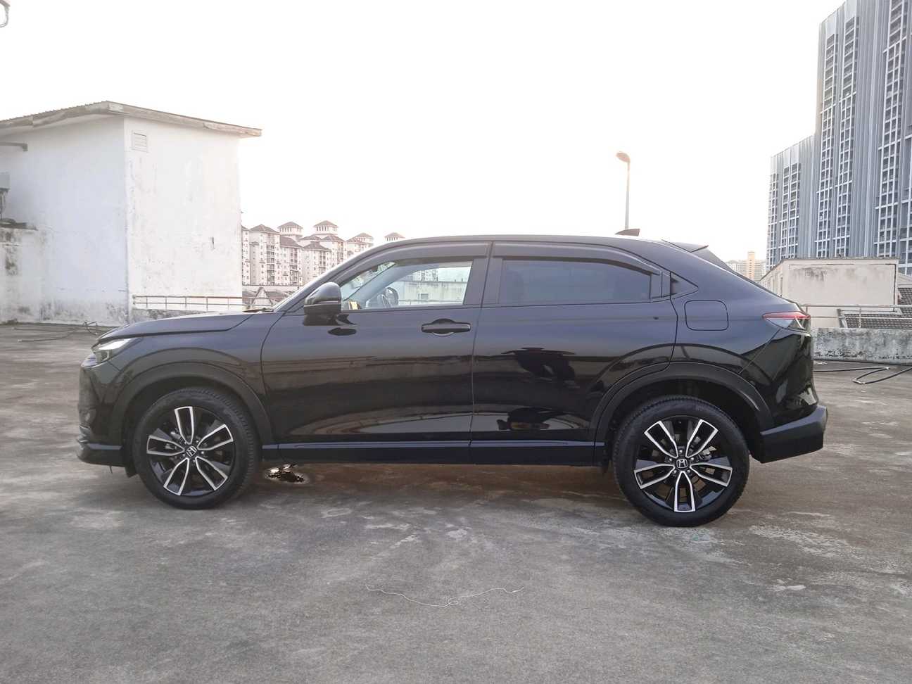 used 2025 Honda HR-V V 1.5
