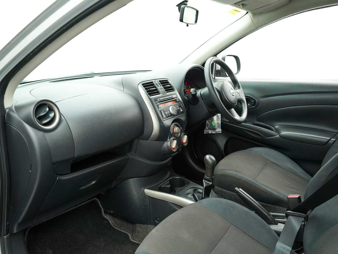 terpakai 2014 Nissan Almera E 1.5