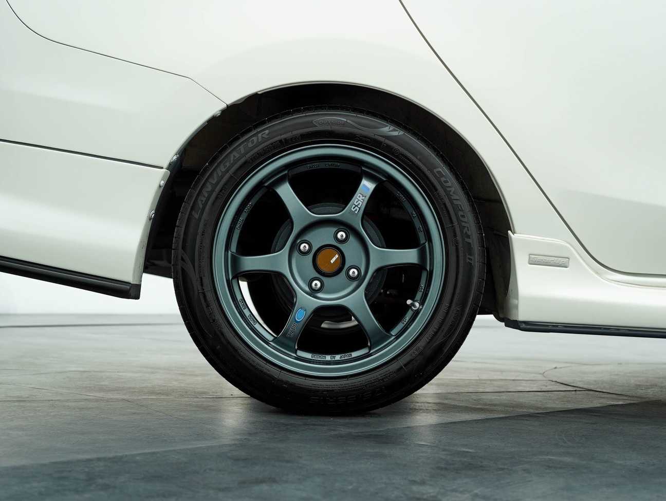 terpakai 2016 Perodua Bezza Advance 1.3