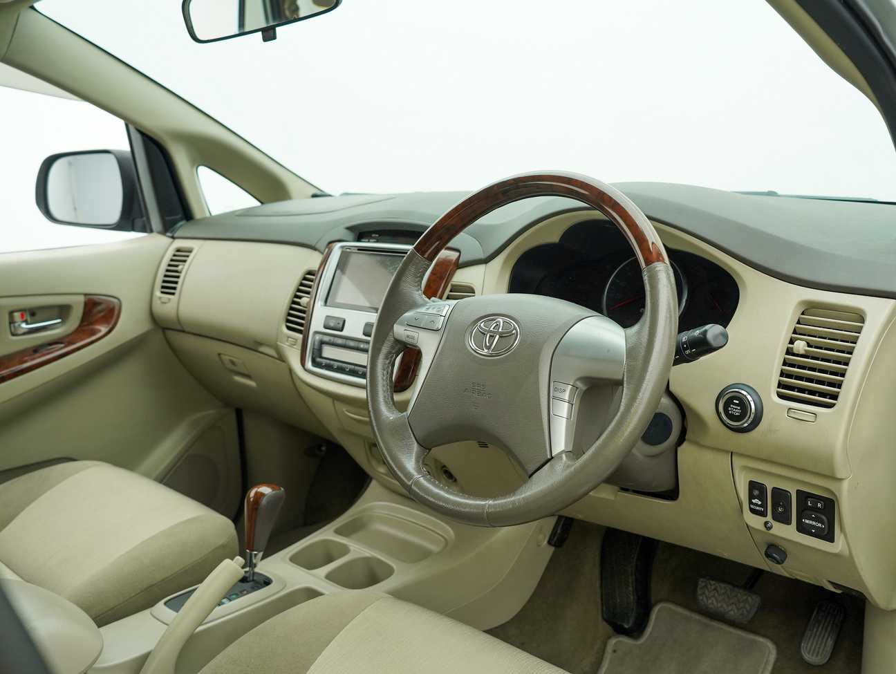 used 2013 Toyota Innova G 2.0