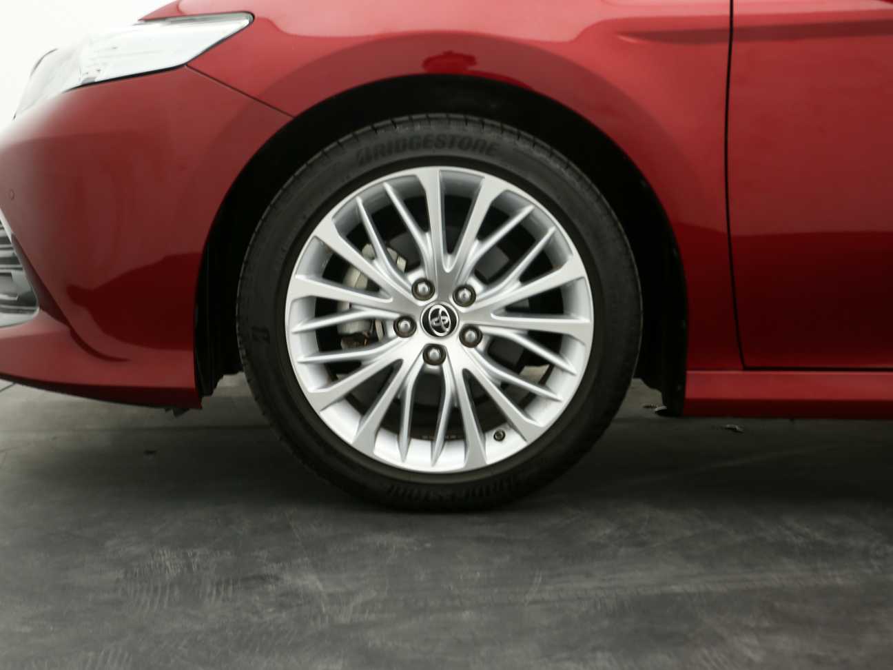 used 2019 Toyota Camry V 2.5