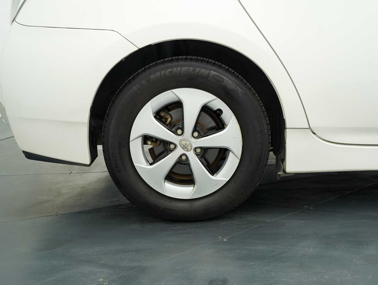 used 2012 Toyota PRIUS LUXURY (HYBRID) 1.8