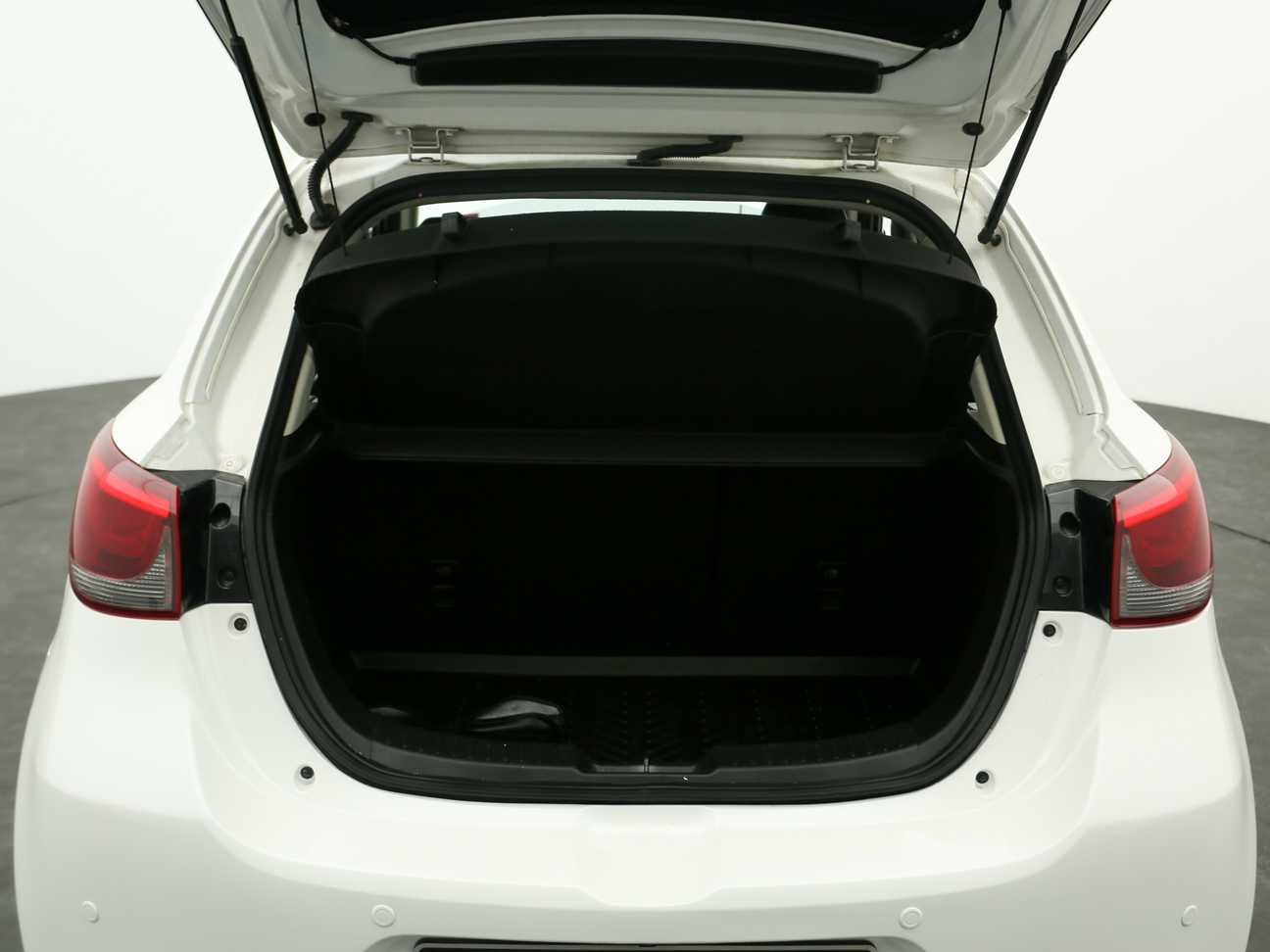 used 2016 Mazda 2 HATCHBACK SKYACTIV-G (CBU) 1.5