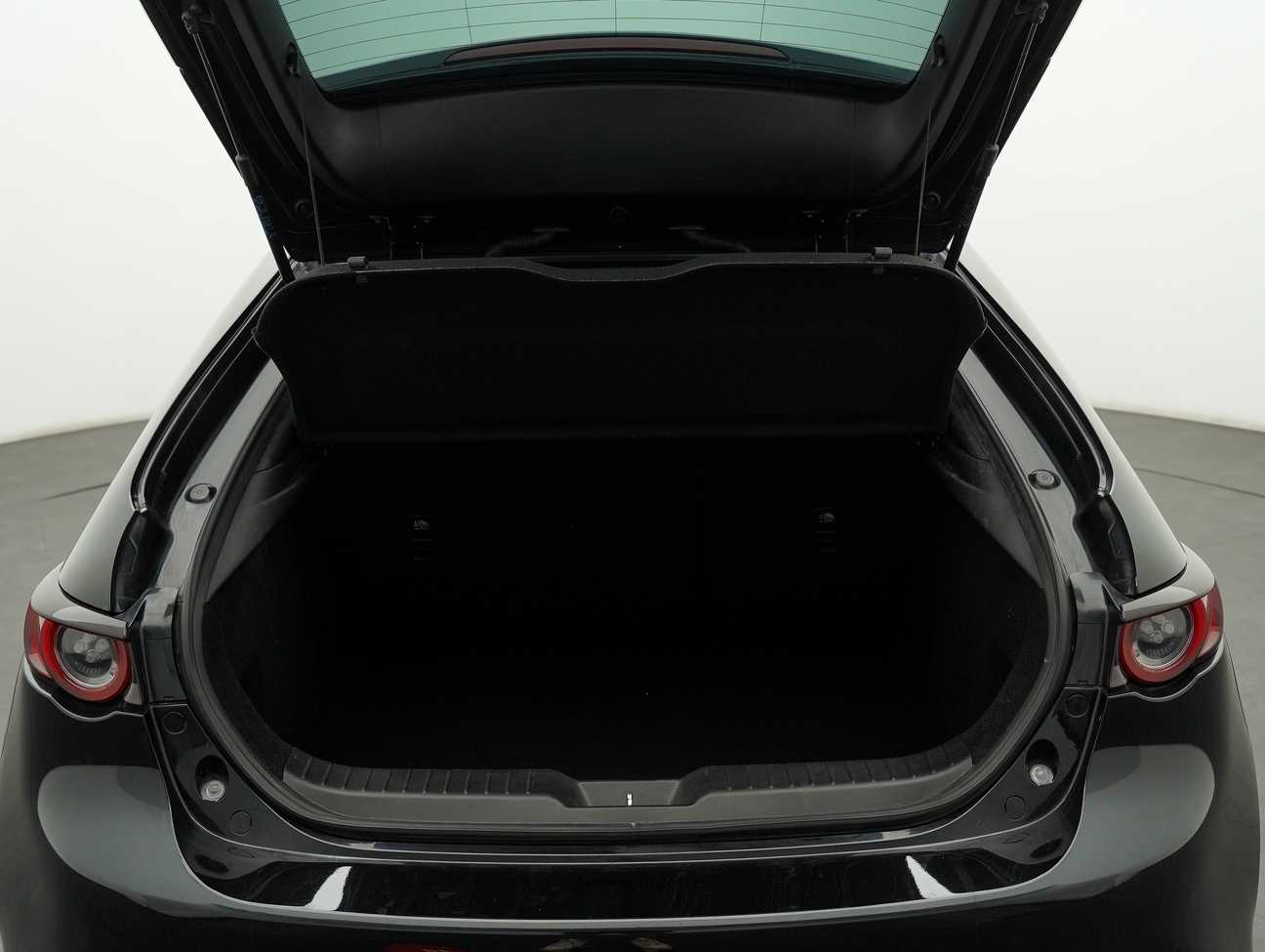 terpakai 2020 Mazda 3 SKYACTIV-G High Plus 2.0