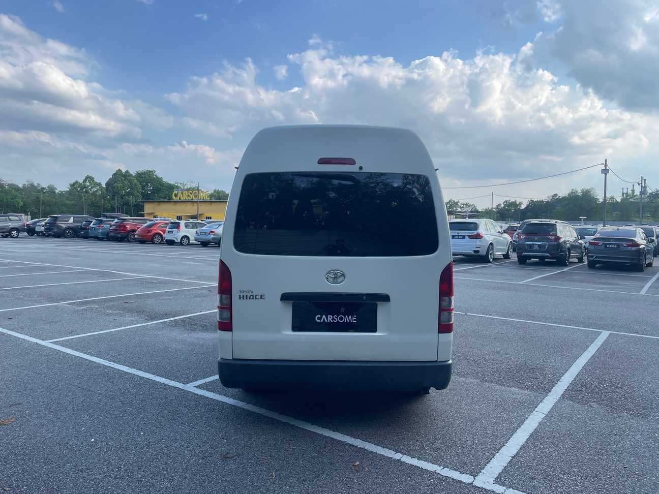 terpakai 2016 Toyota Hiace Window Van 2.5