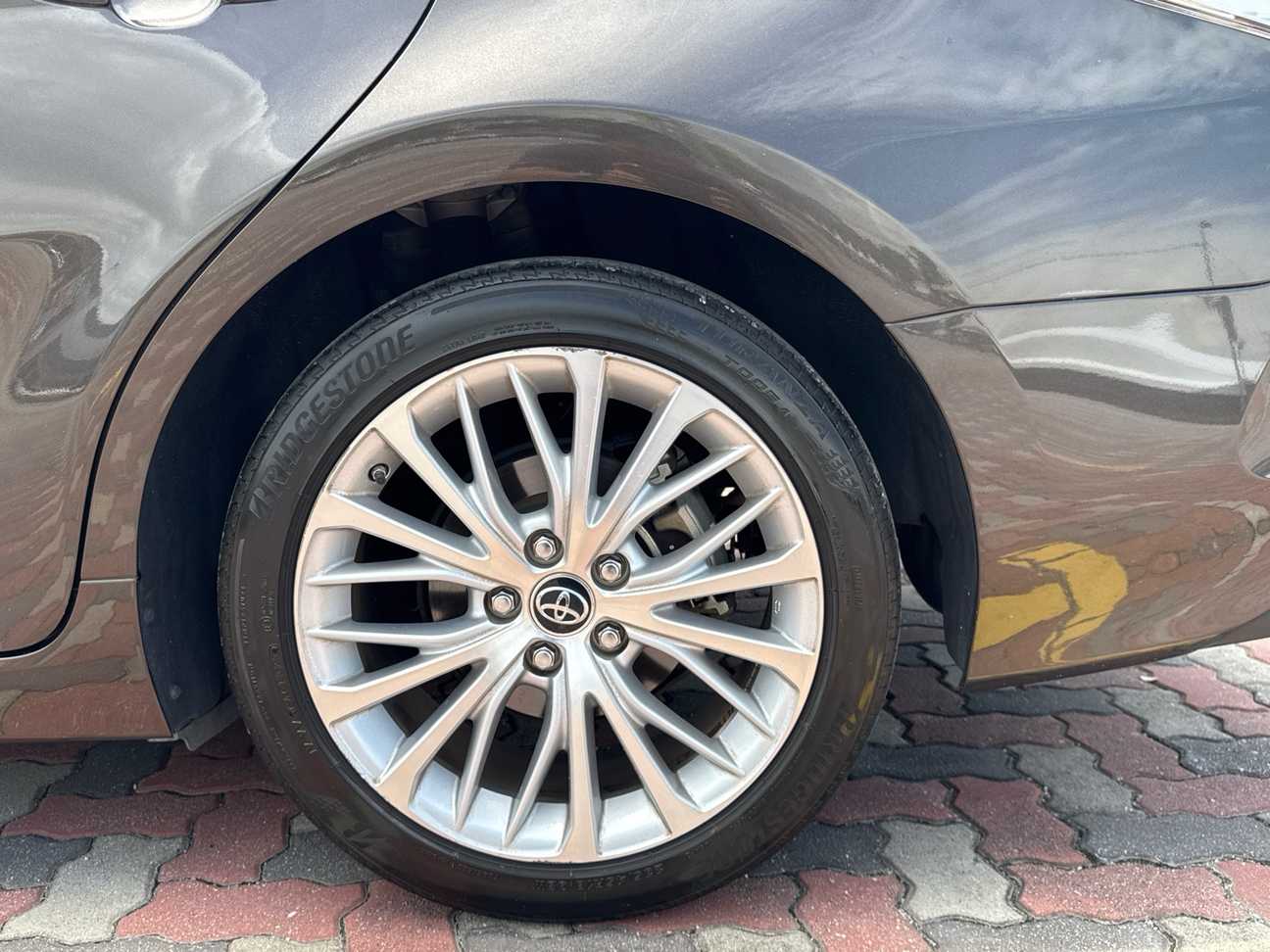 used 2019 Toyota Camry V 2.5