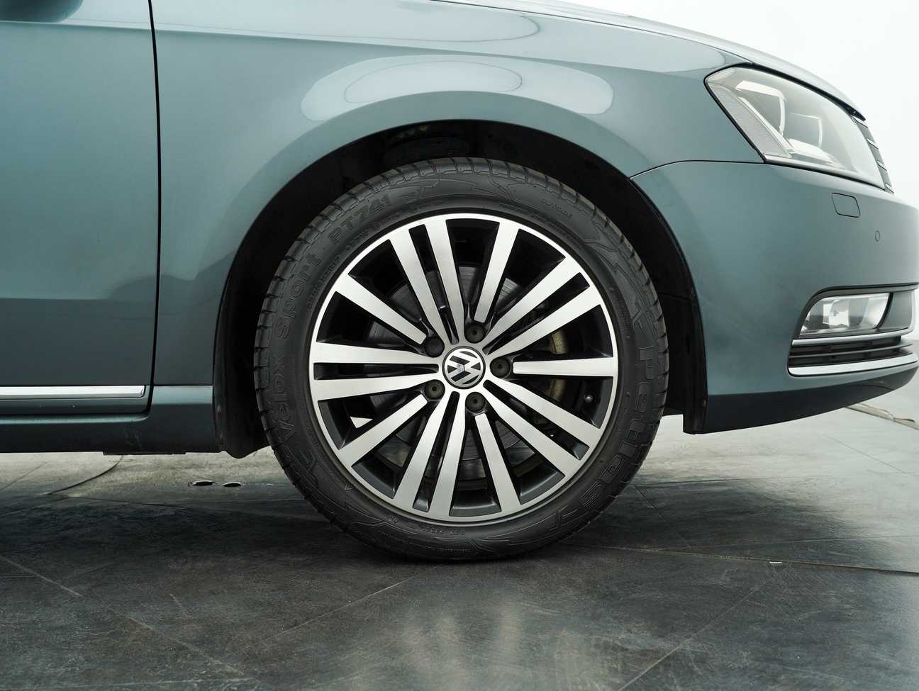 terpakai 2014 Volkswagen Passat TSI 1.8