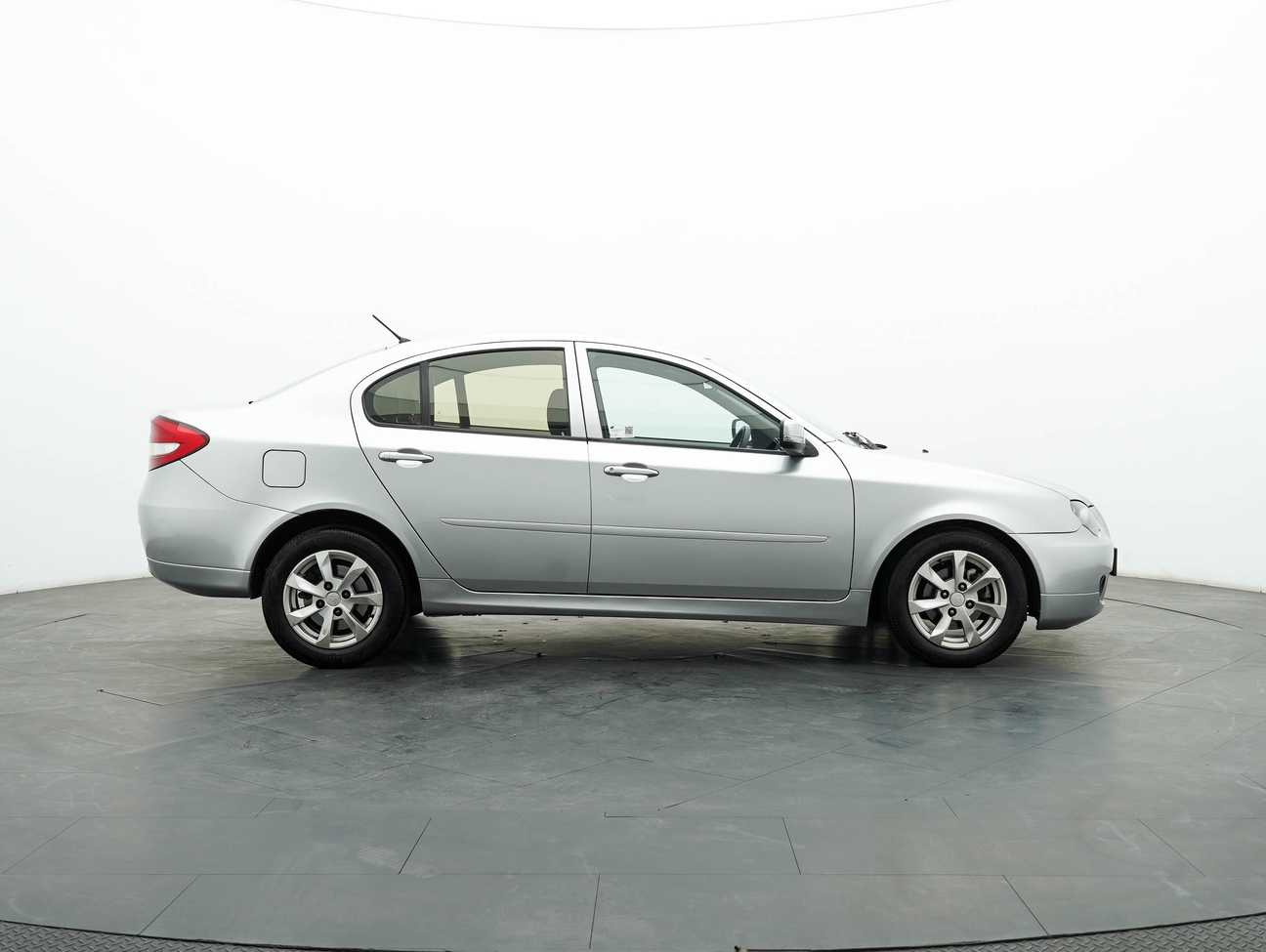 used 2015 Proton Persona SV 1.6