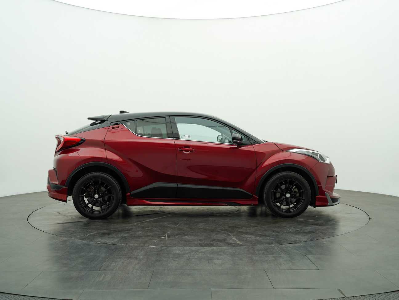used 2018 Toyota C-HR  1.8