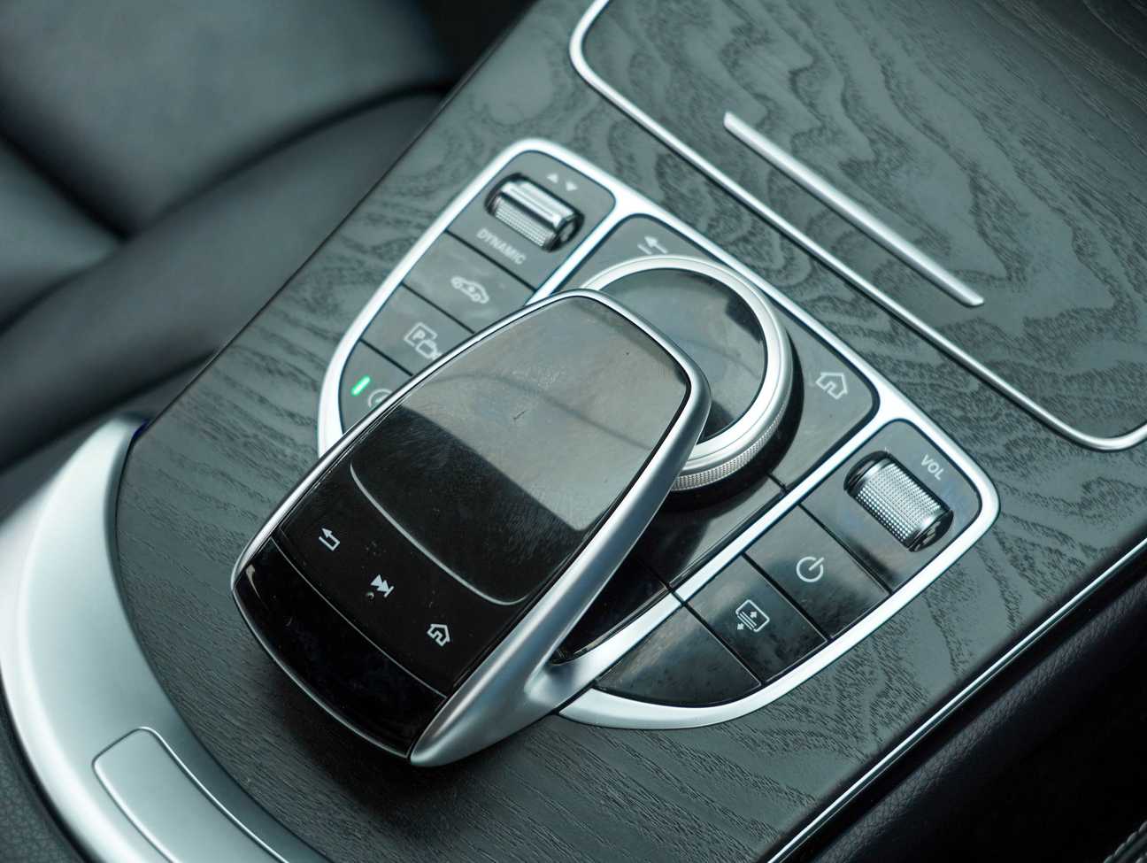 terpakai 2018 Mercedes-Benz C300 Avantgarde AMG Line 2.0