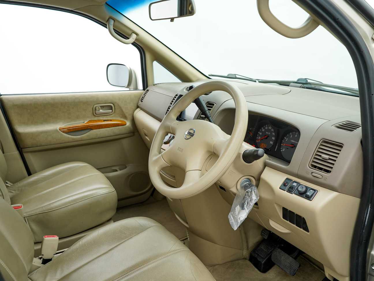 used 2011 Nissan Serena Comfort 2.0