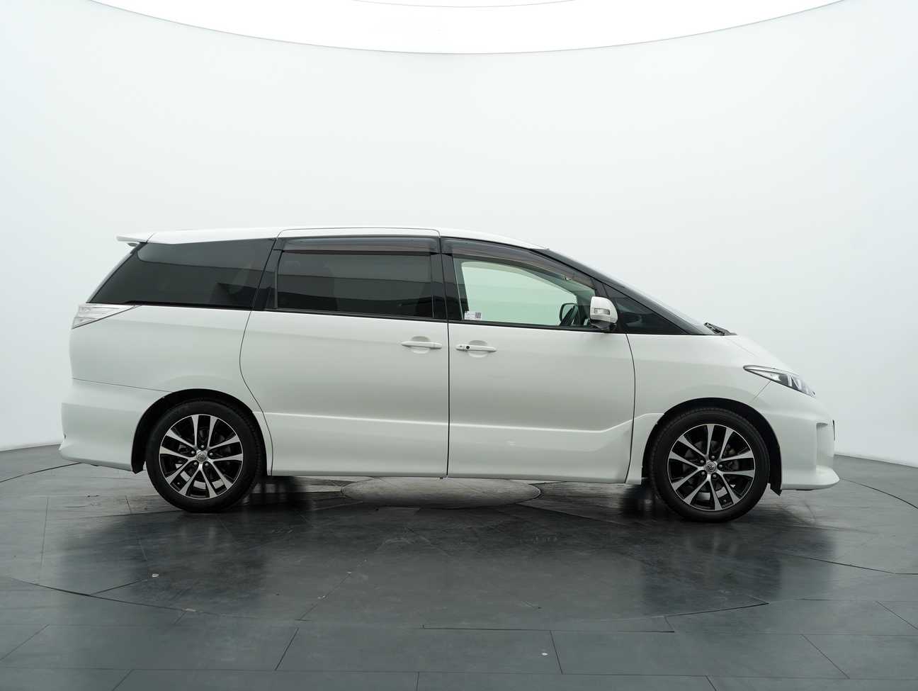 used 2014 Toyota Estima Aeras 2.4