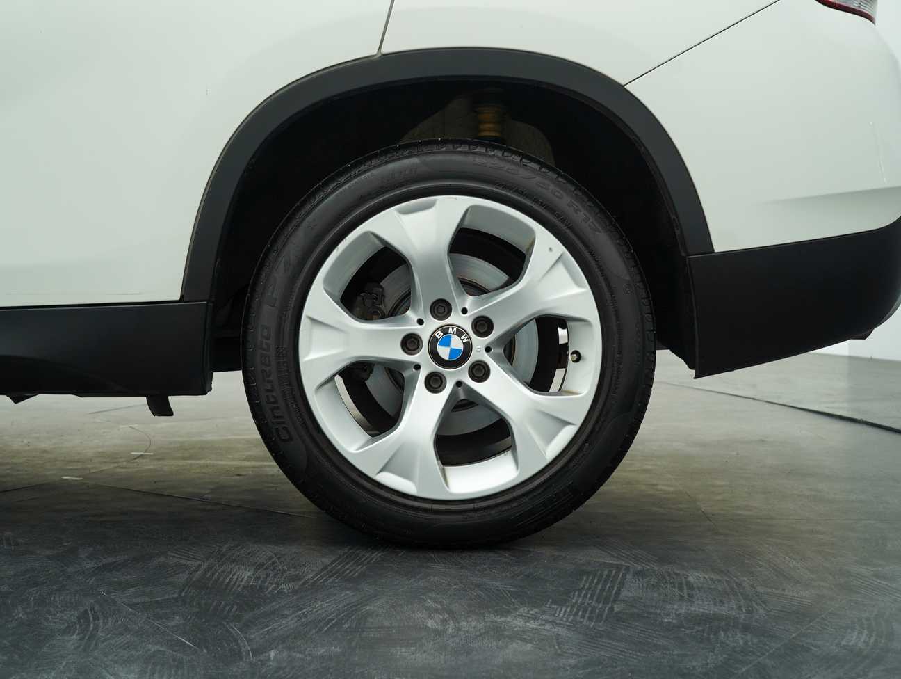 terpakai 2011 BMW X1 sDrive18i 2.0