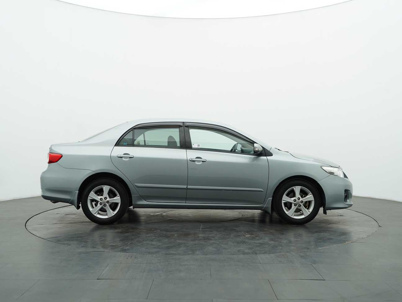 used 2010 Toyota Corolla Altis E 1.8